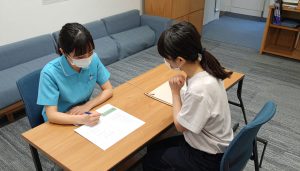 看護師面接でよく聞かれる質問と回答例のイメージ