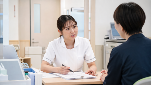 排尿ケアチーム看護師求人の相談場面